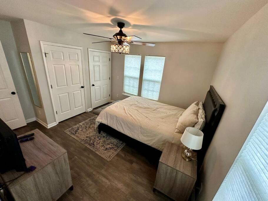 Cozy And Luxury Home Raleigh Exterior photo